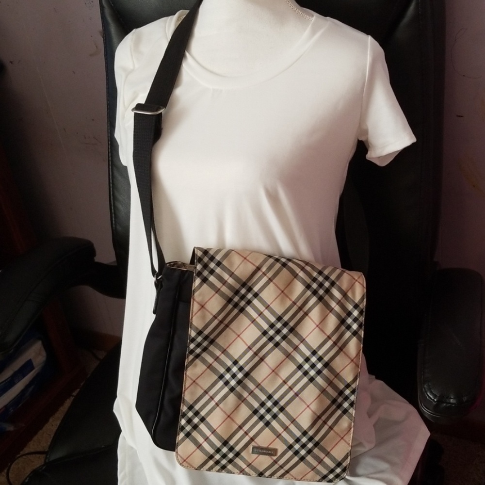 sale only now Authentic Burberry Crossbody